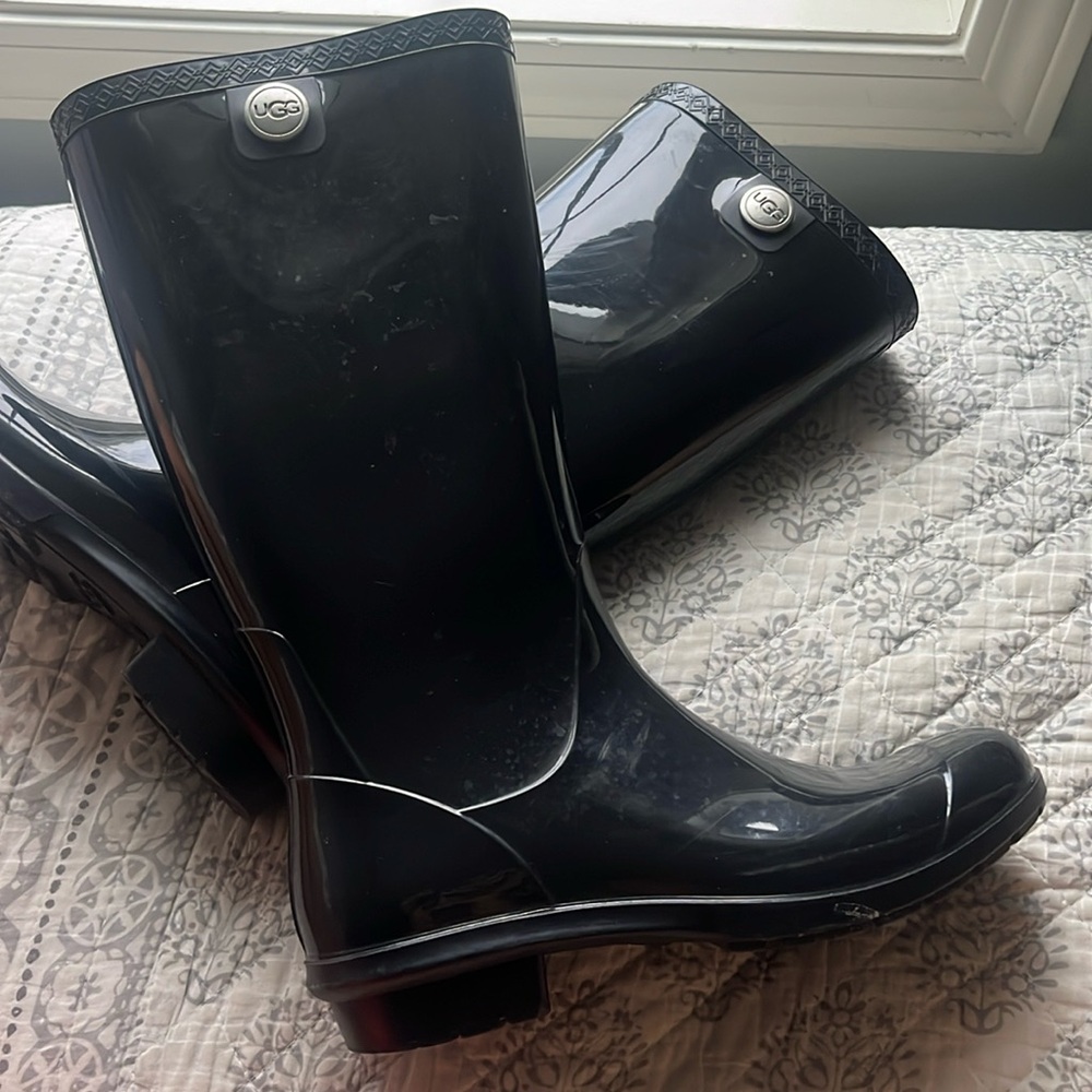 Ugg Rainboots- Size 8 (Women’s)
